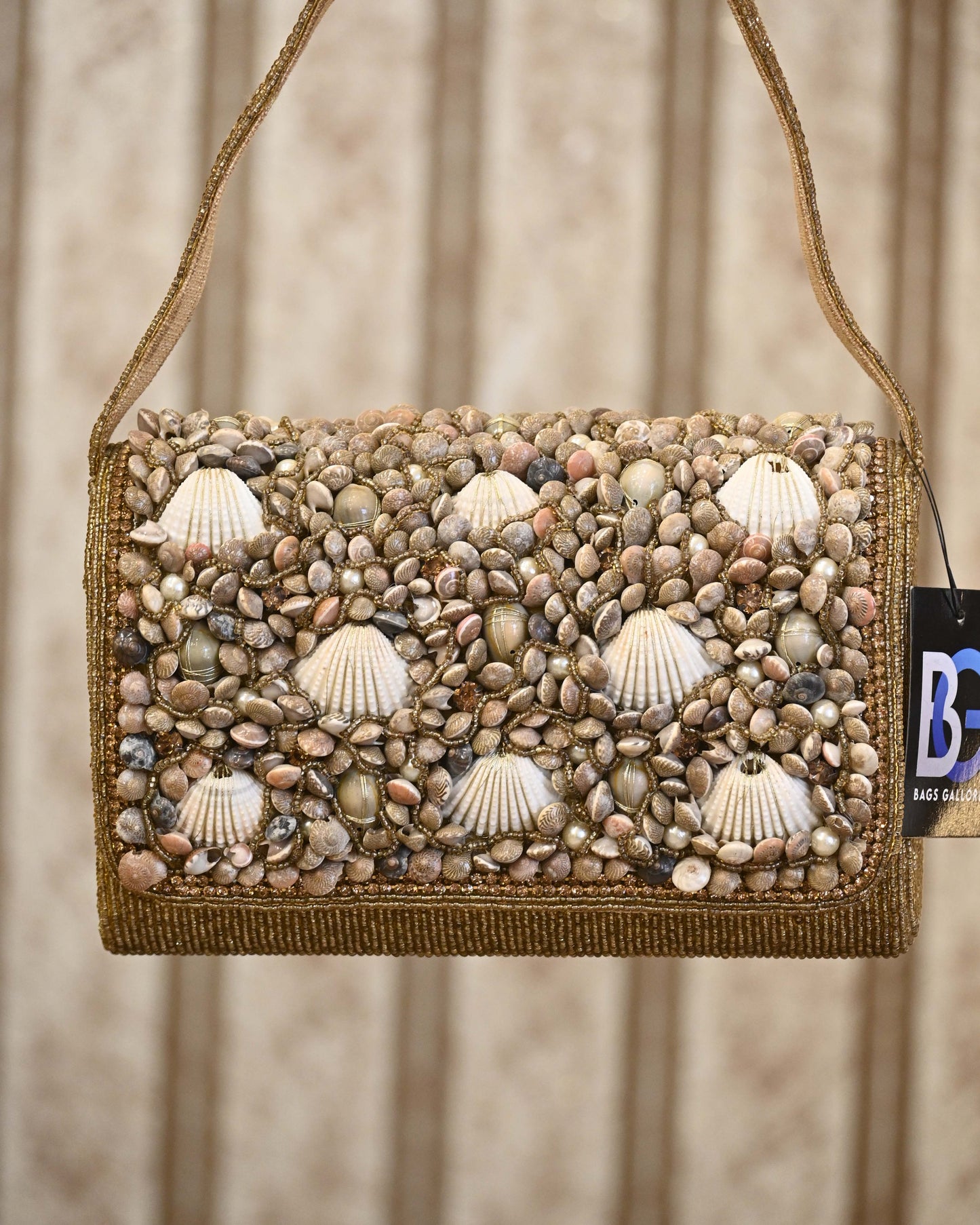 Women Shell Clutch