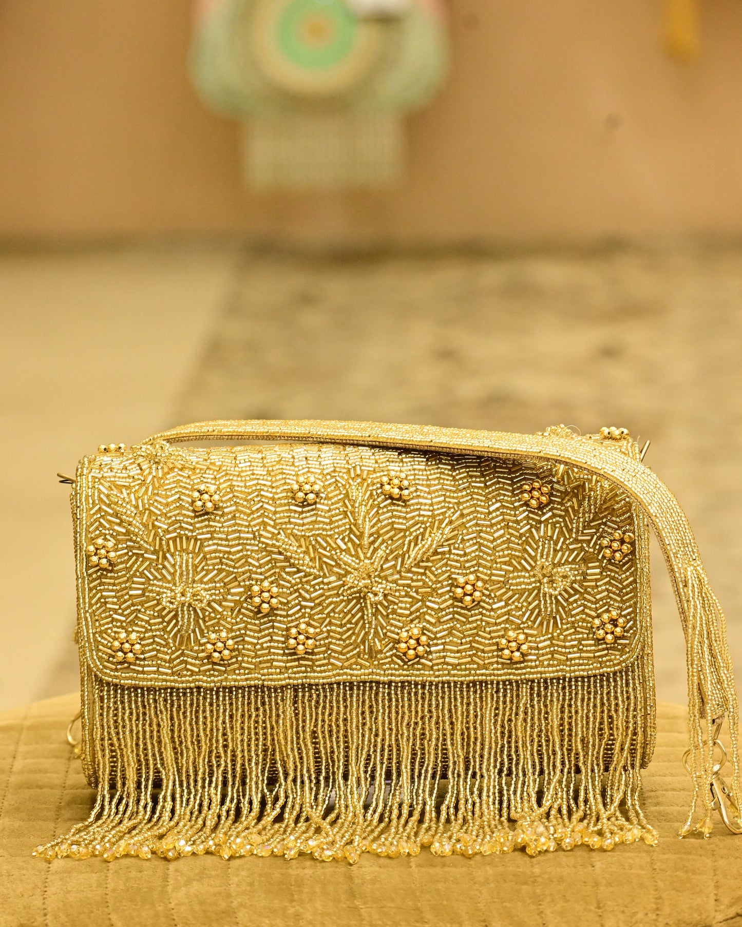 Embellishment Roshiyaan Clutch