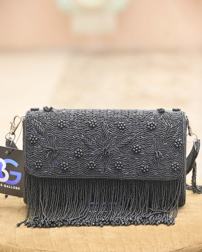 Embellishment Roshiyaan Clutch