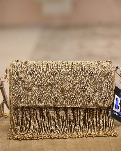 Embellishment Roshiyaan Clutch